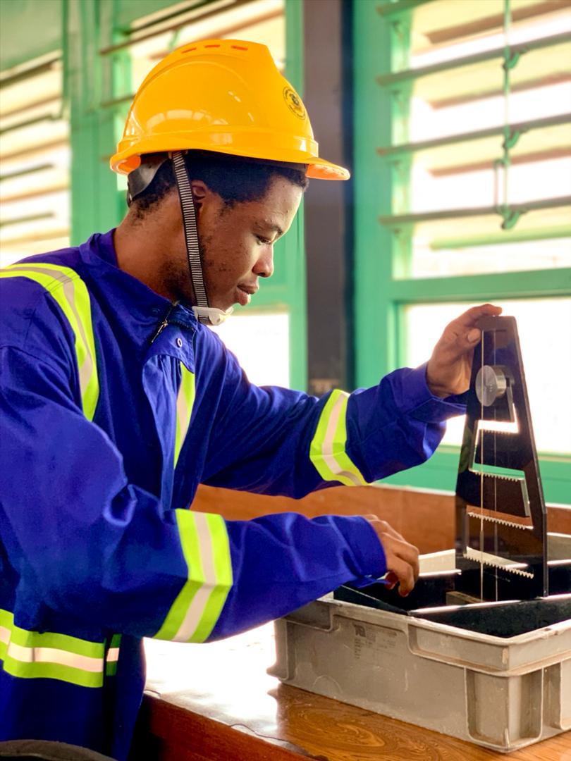 4cdfde2abf1040778027c74e4886fb95